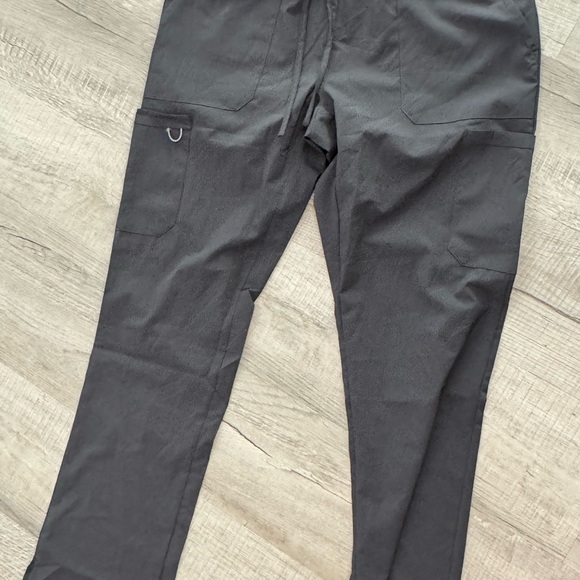 M Stat medical scrubs size medium NEW pants and top - Picture 4 of 14